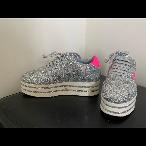 Chiara Ferragni Metallic silver low top sneakers - Picture 11 of 14